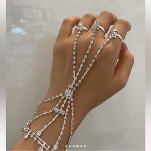 Silver Crystal Finger Ring Hand Wrist Chain Fan Bracelet Slave Rhinestone NEW